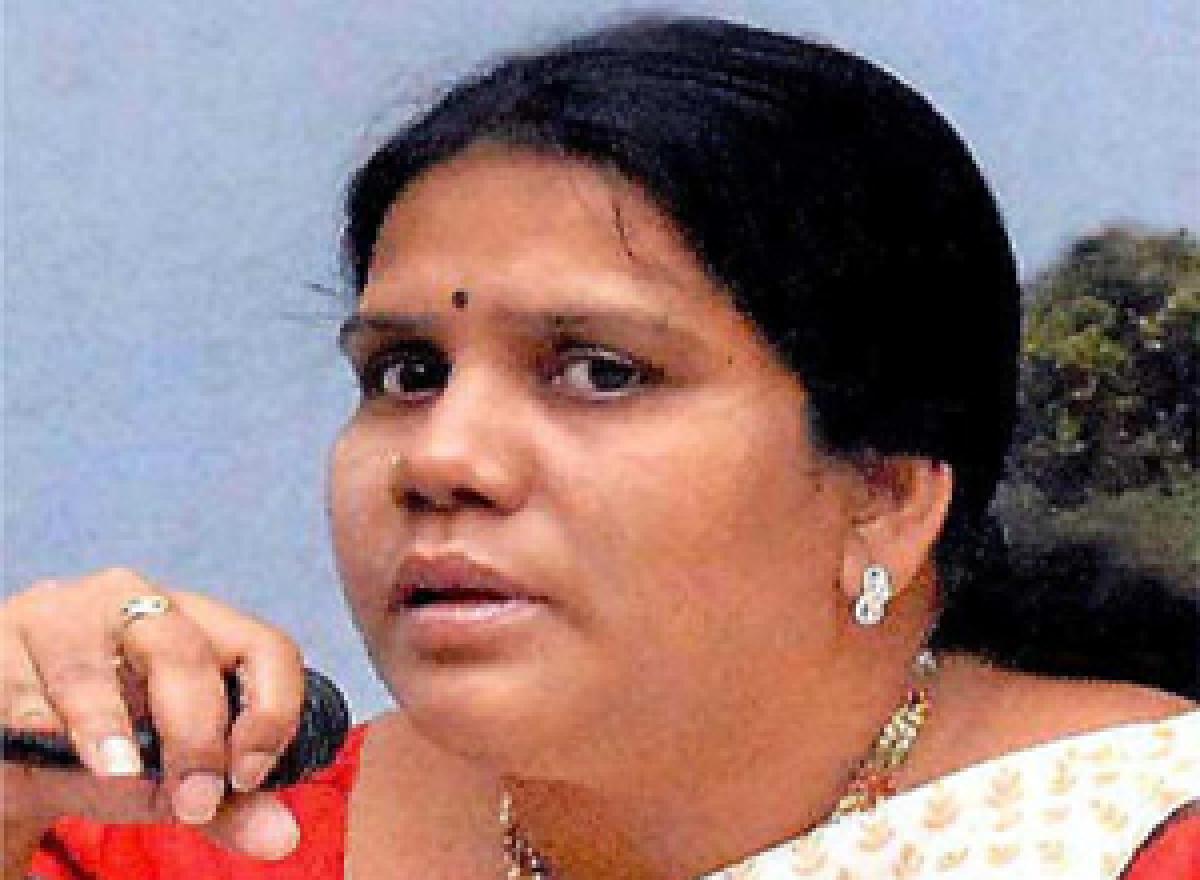 Peethala Sujatha lambasts YS Jagan for comments on Chandrababu